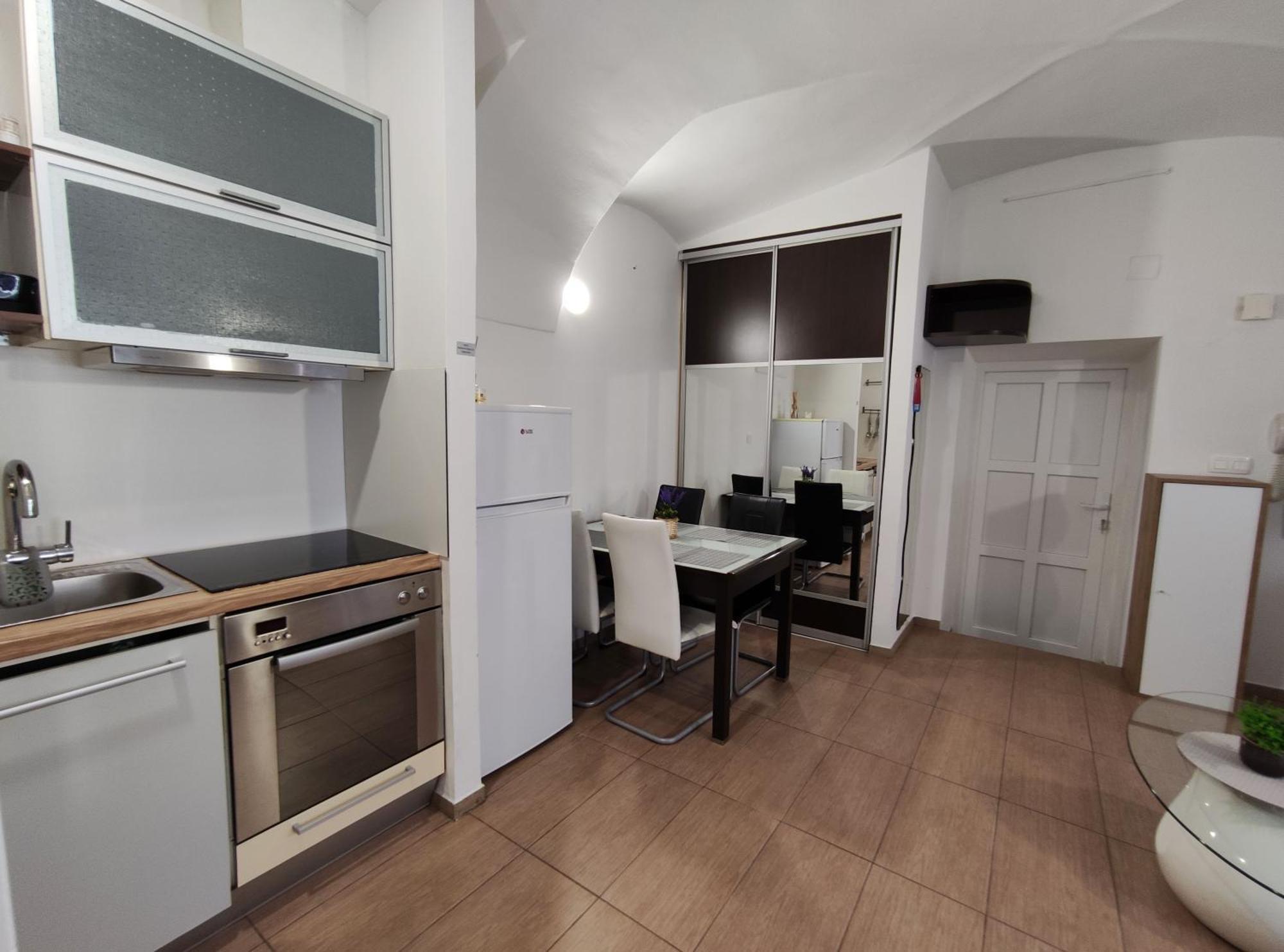 Studio Apartment Sisters 3-4 Lublana Zewnętrze zdjęcie